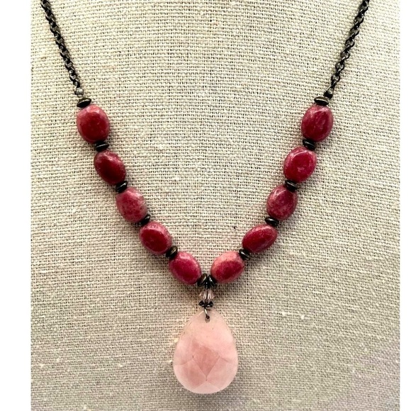 Vintage Jewelry - Peach Blossom Jade Beaded Necklace & Rose Quartz Pendant